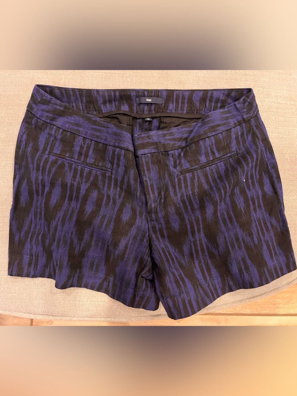 GAP Blueish/Purple & Black Wave Print Shorts — Size 4 — Used